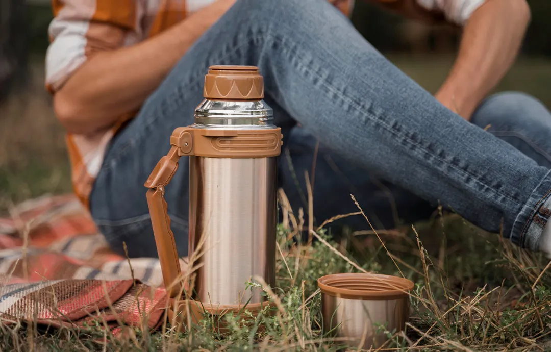 Vaso personalizado en un entorno moderno